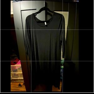 2X Solid Black Brea Dress with pockets